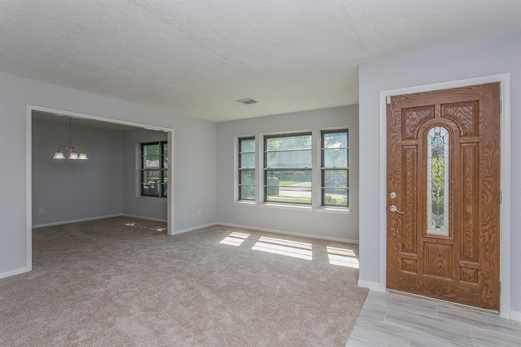 4219 Tuscarora St - Photo 3 of 32