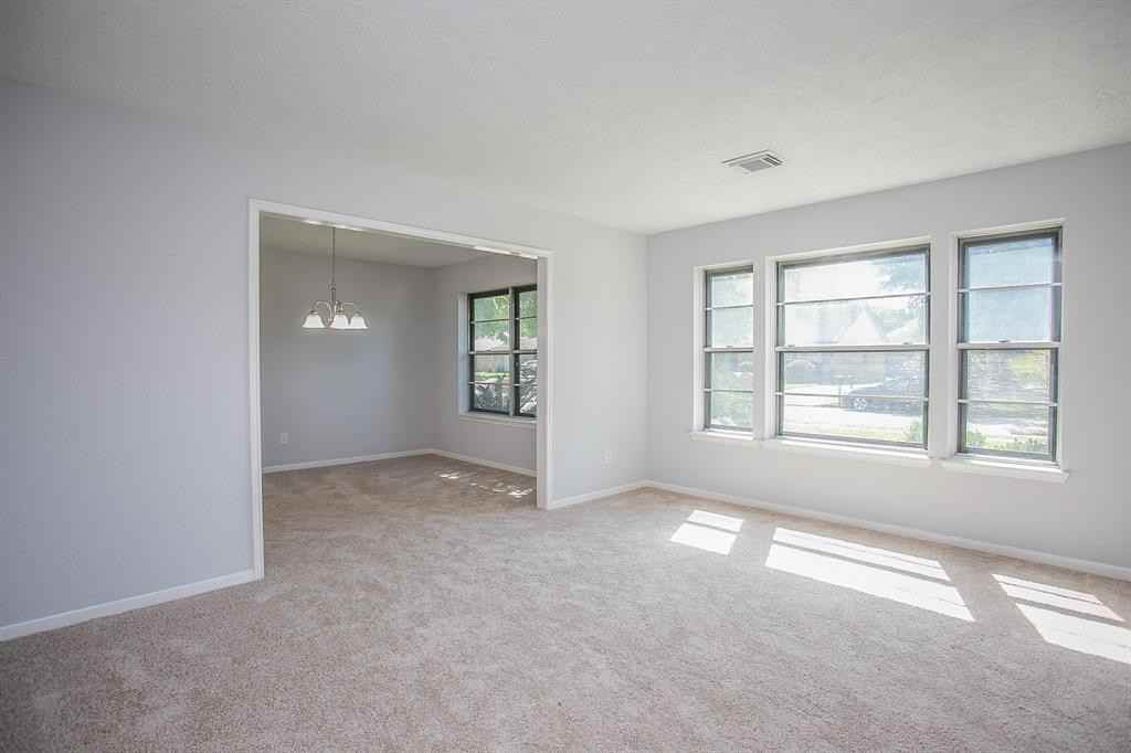 4219 Tuscarora St - Photo 4 of 32