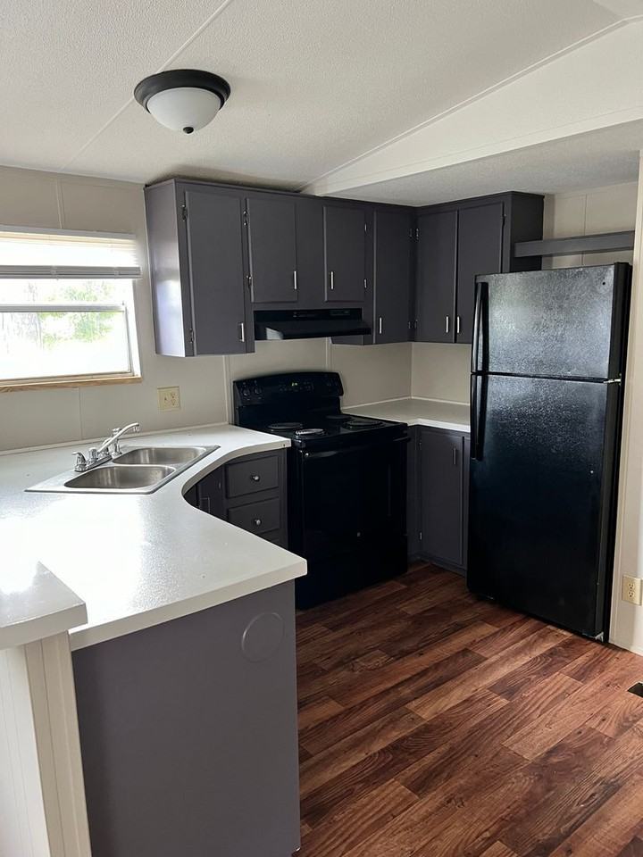 Pinecrest MHP - Photo 2 of 7