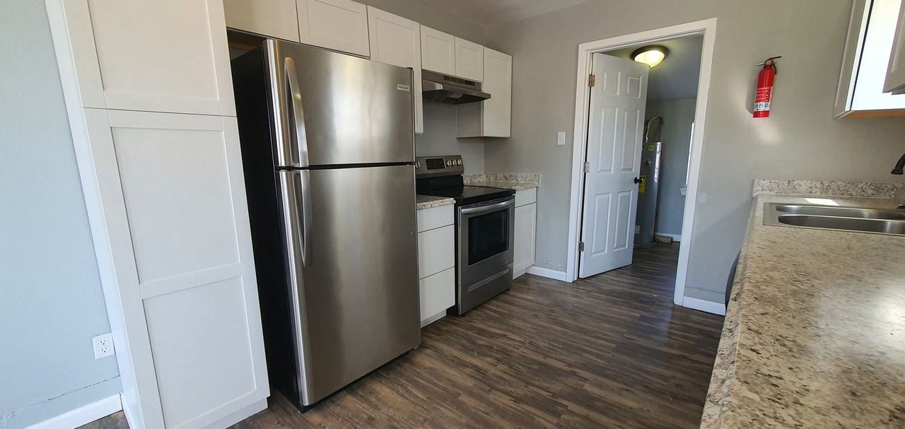 604 E 23rd St - Photo 4 of 27