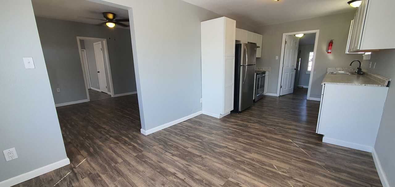 604 E 23rd St - Photo 5 of 27