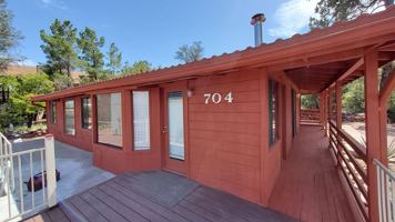 featured image of 704 N Bobby Jones Dr