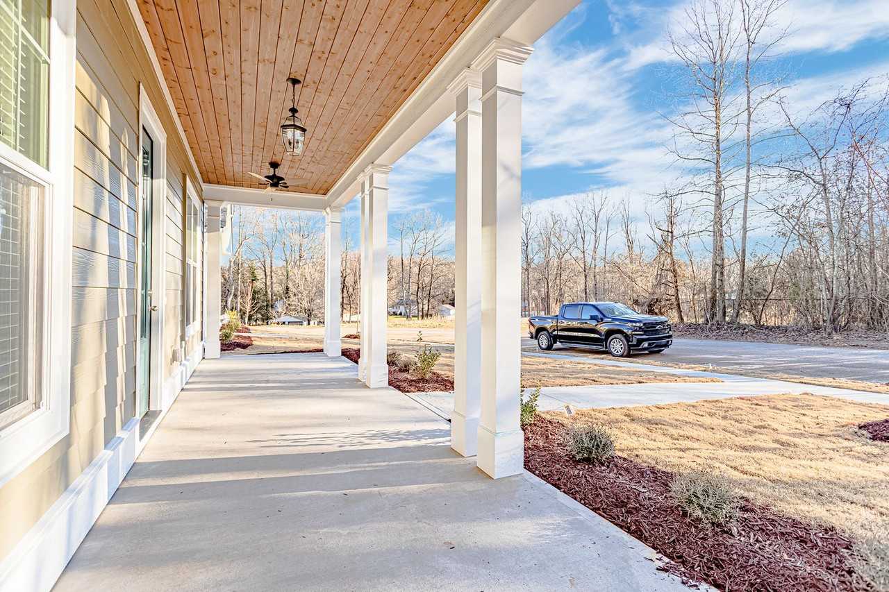 109 Hemlock Dr - Photo 2 of 27