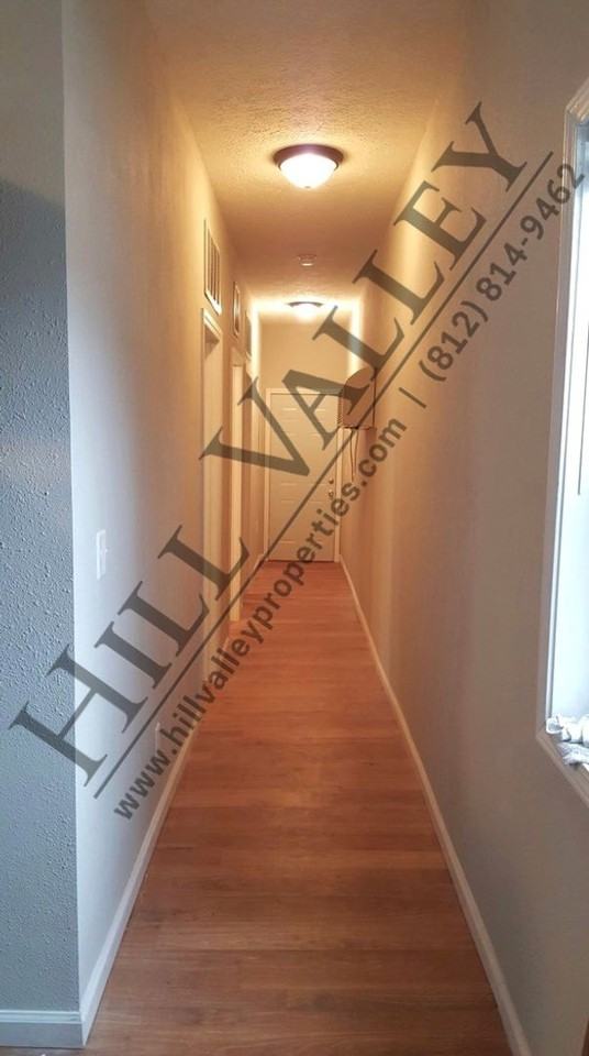 1011 Elm St - Photo 6 of 12