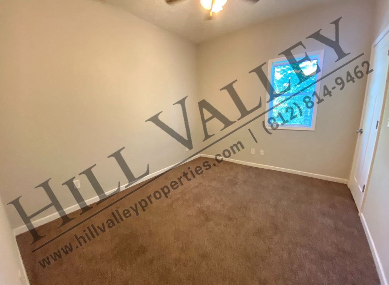 1011 Elm St - Photo 7 of 12