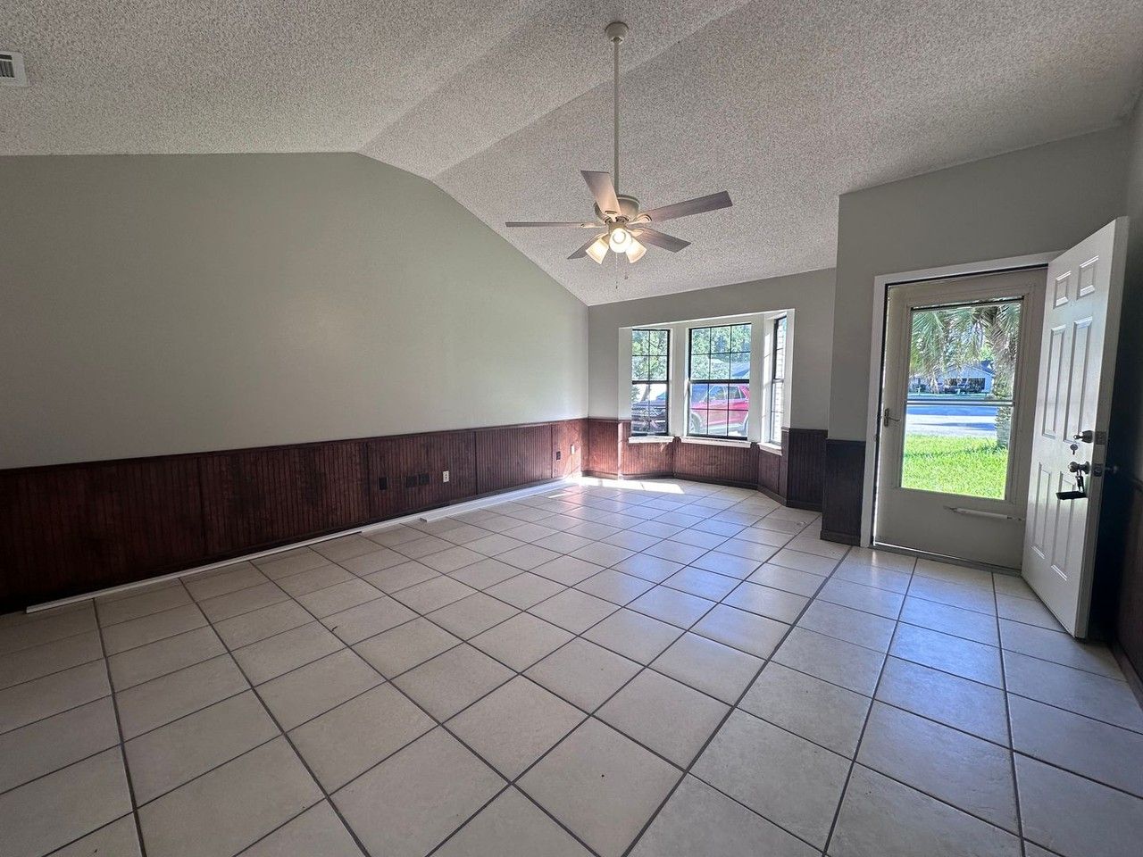 118 Castle Oak Ct - Photo 3 of 15