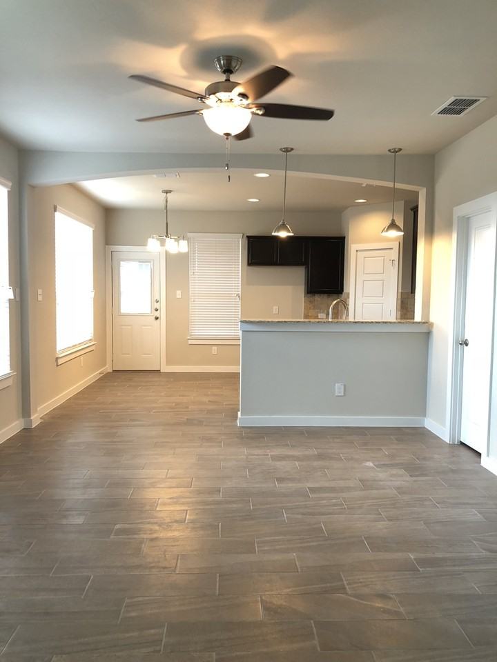 1007 W Sierra Vista Ct - Photo 2 of 8