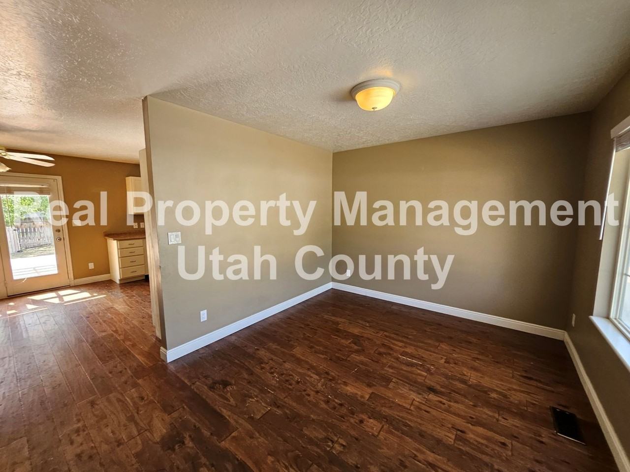 1624 S 2960 E - Photo 3 of 28