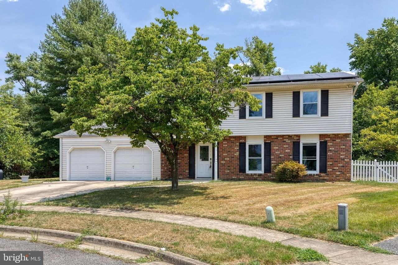 1099 Snow Hill Ln - Photo 2 of 33