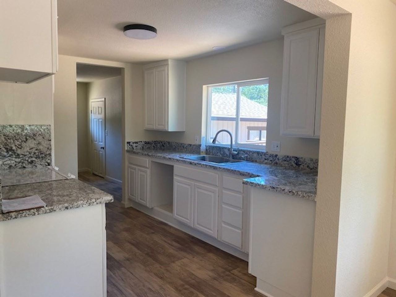 15065 Julia Ranch Rd - Photo 3 of 15