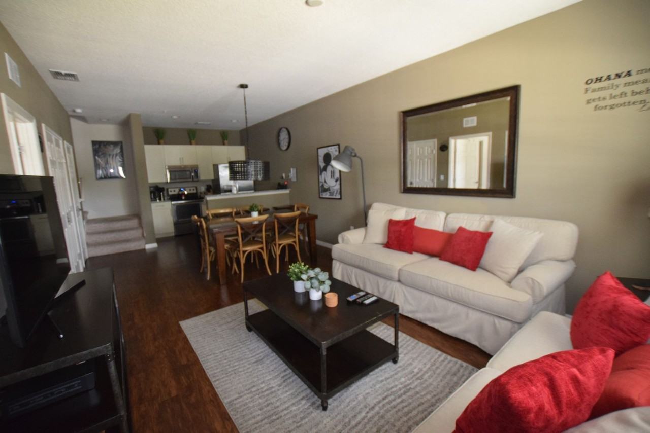 3222 Wish Ave - Photo 4 of 28