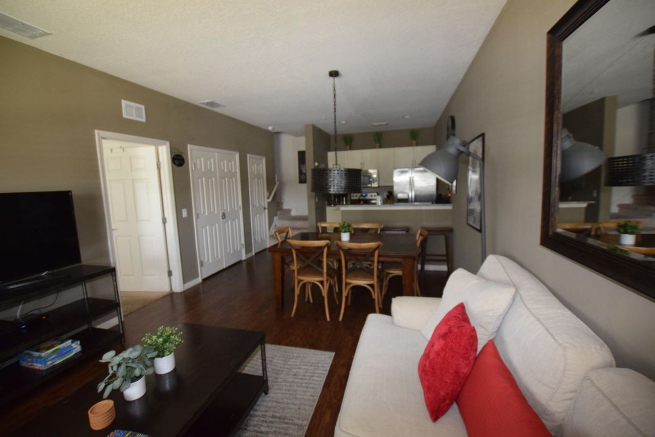 3222 Wish Ave - Photo 5 of 28