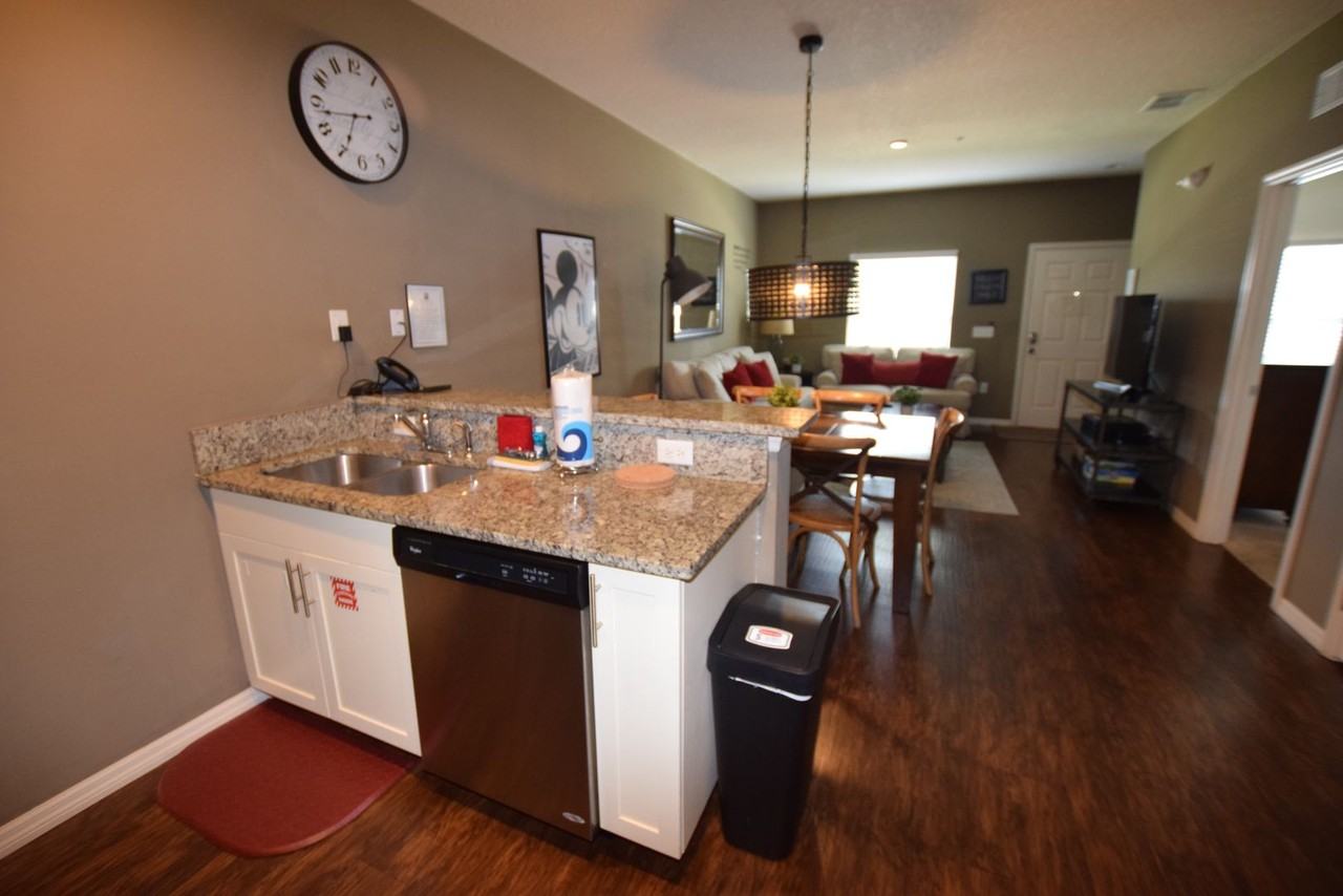 3222 Wish Ave - Photo 7 of 28