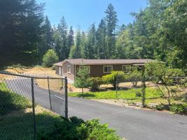 featured image of 1052 Se Deep Lake Rd