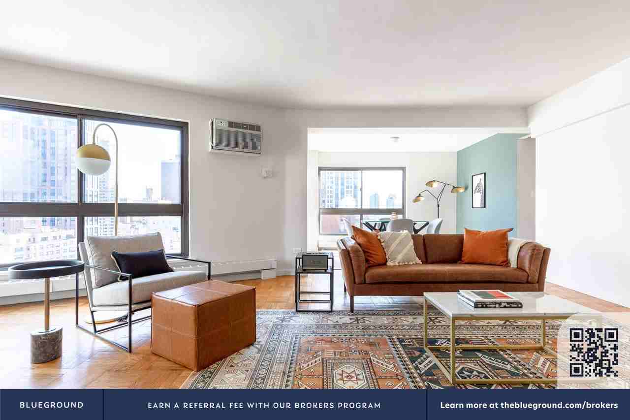 300 East 51st Street - Photo 4 of 25