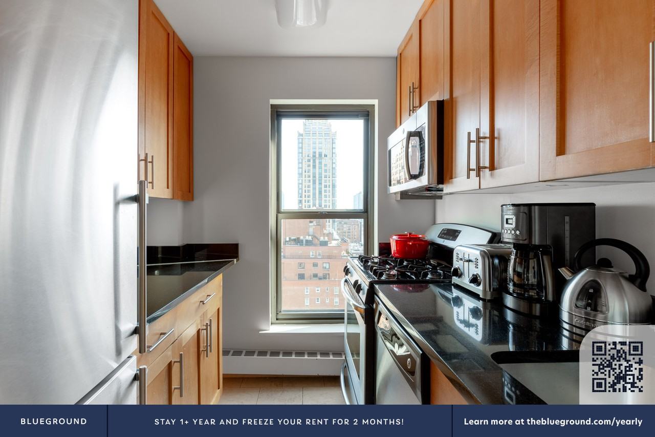 300 East 51st Street - Photo 7 of 25