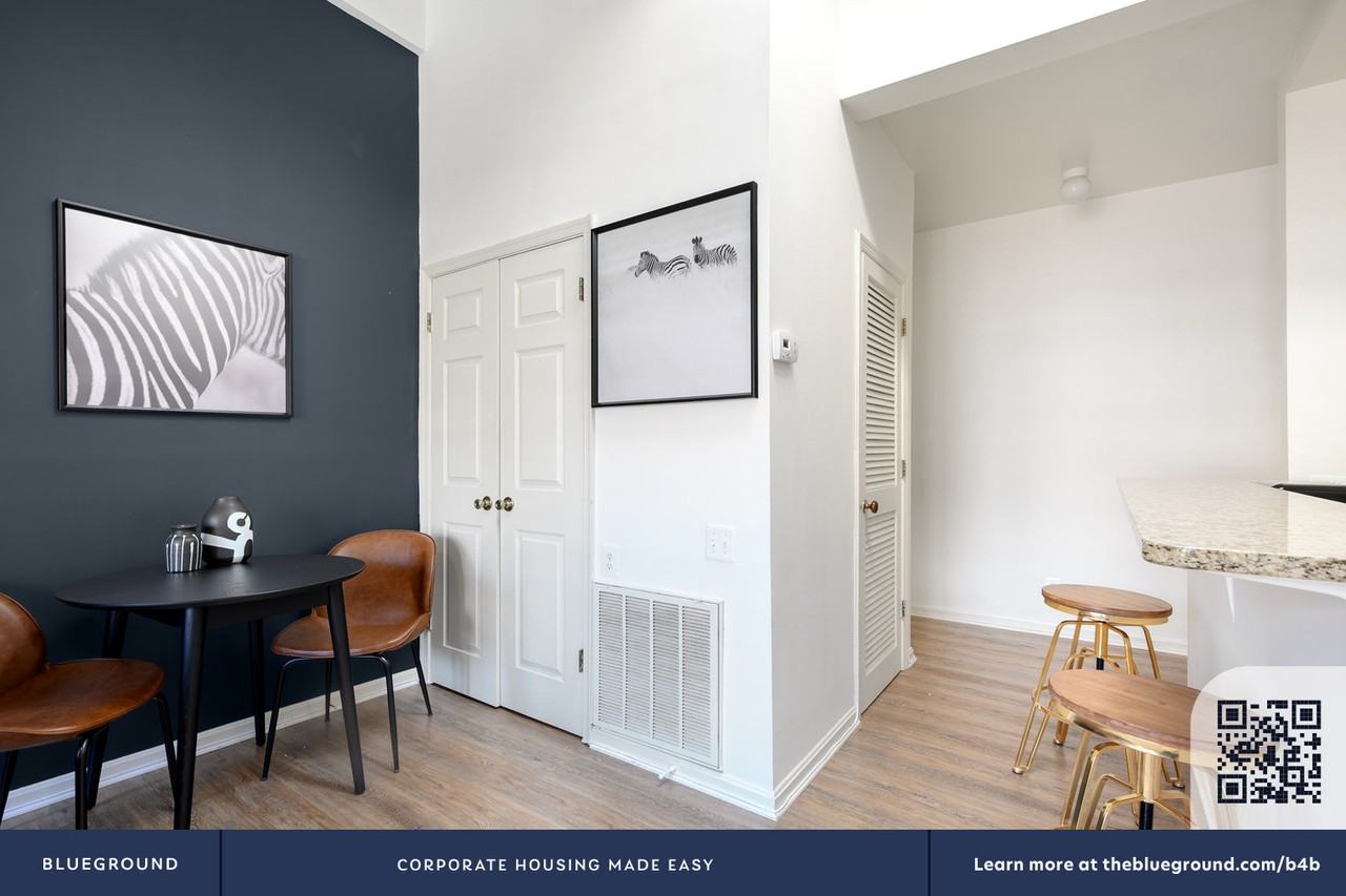 1826 Vernon Street Northwest - Photo 6 of 26