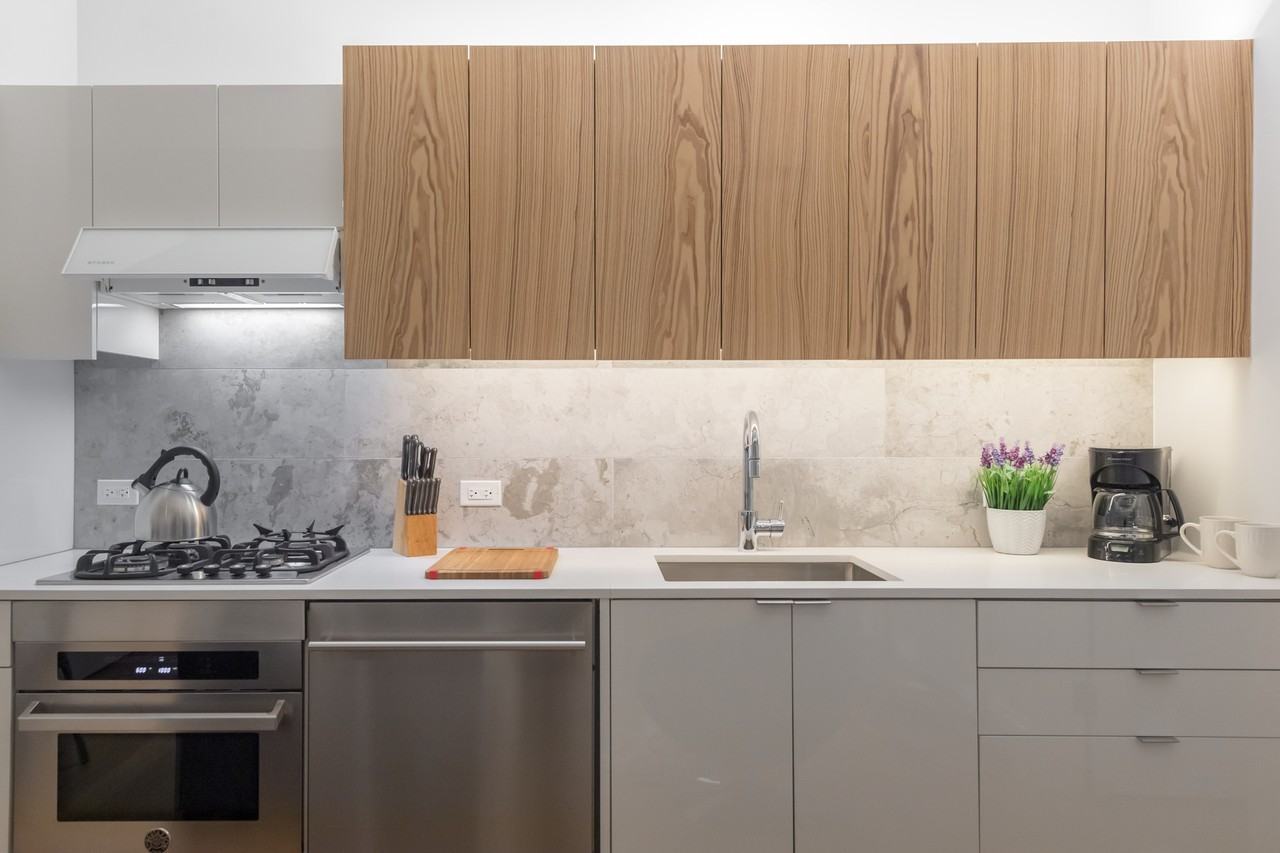 FRANK 57 WEST - Photo 2 of 37