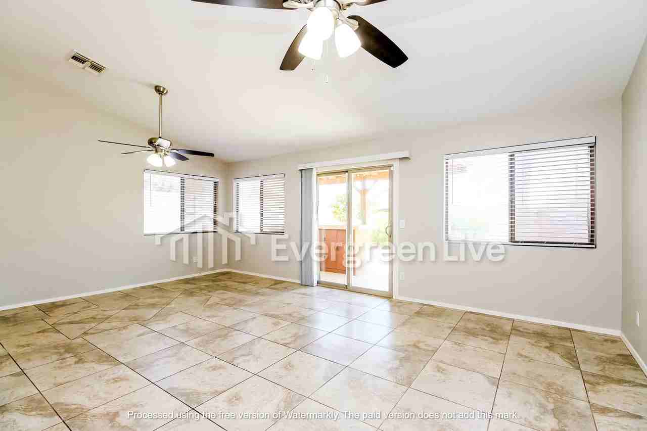 30587 N Royal Oak Way - Photo 5 of 20