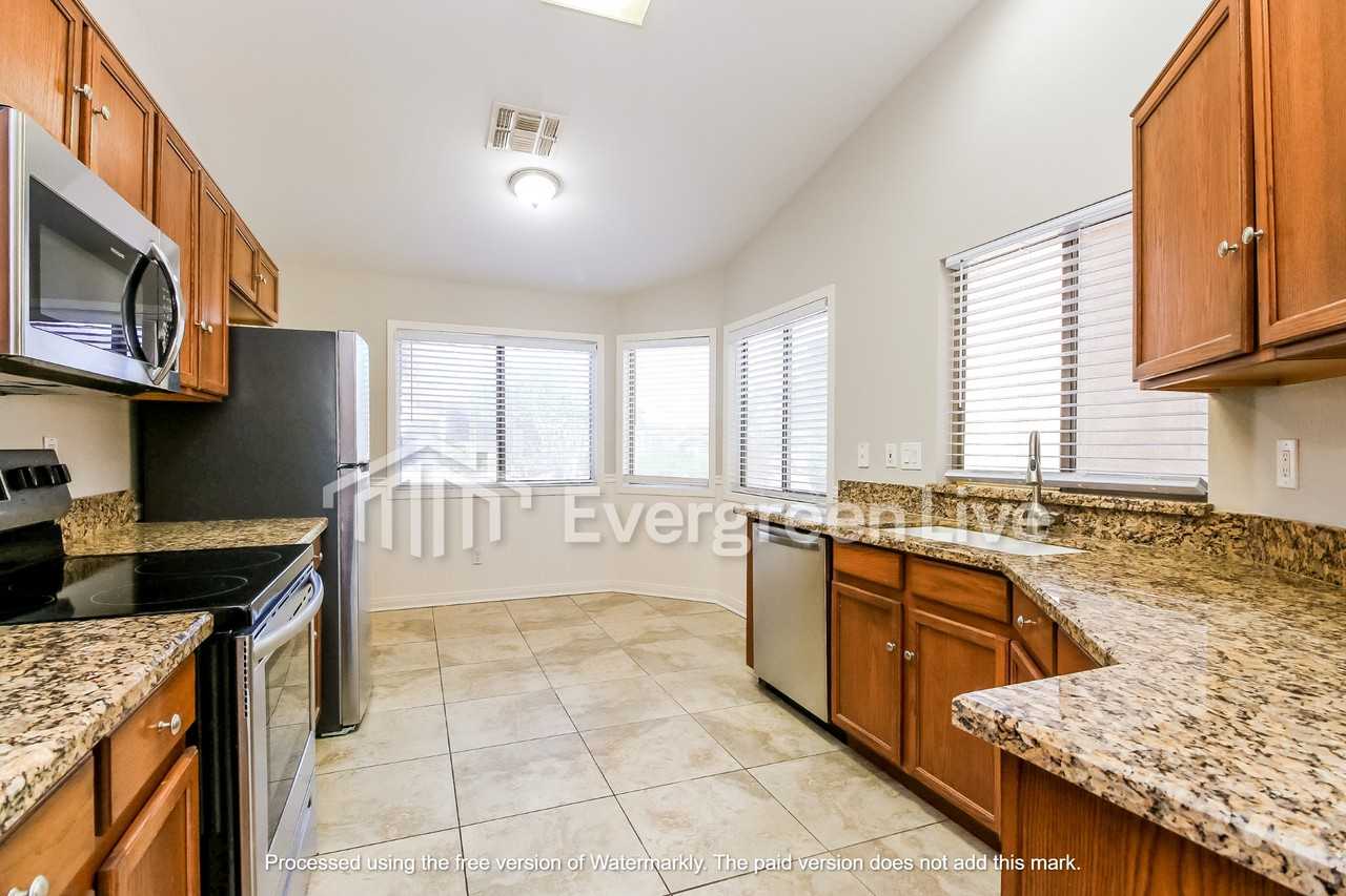 30587 N Royal Oak Way - Photo 3 of 20