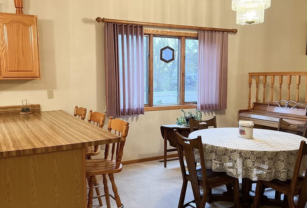 522 W 7th St #NA - Photo 3 of 11