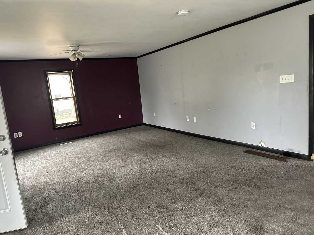 302 3rd Ave Nw #NA - Photo 3 of 17