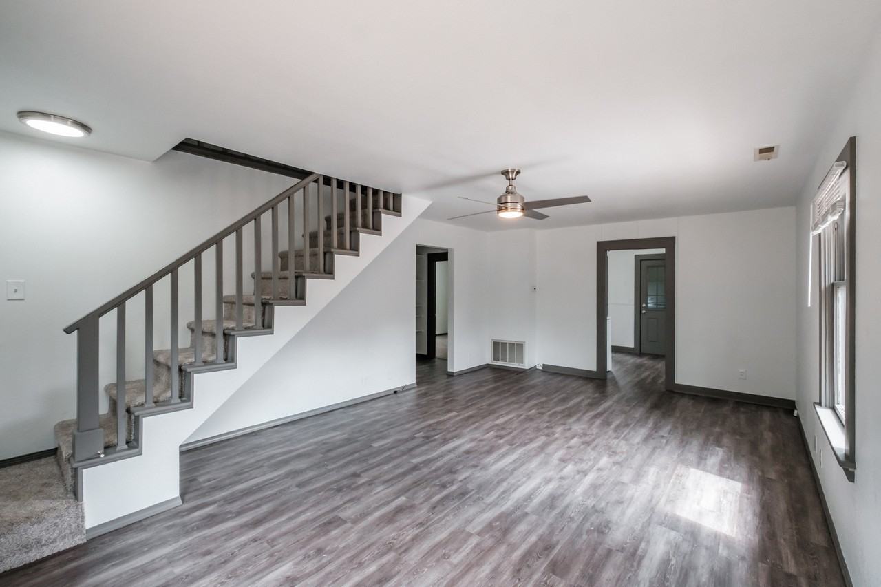 147 Ne Elm St #NA - Photo 3 of 22