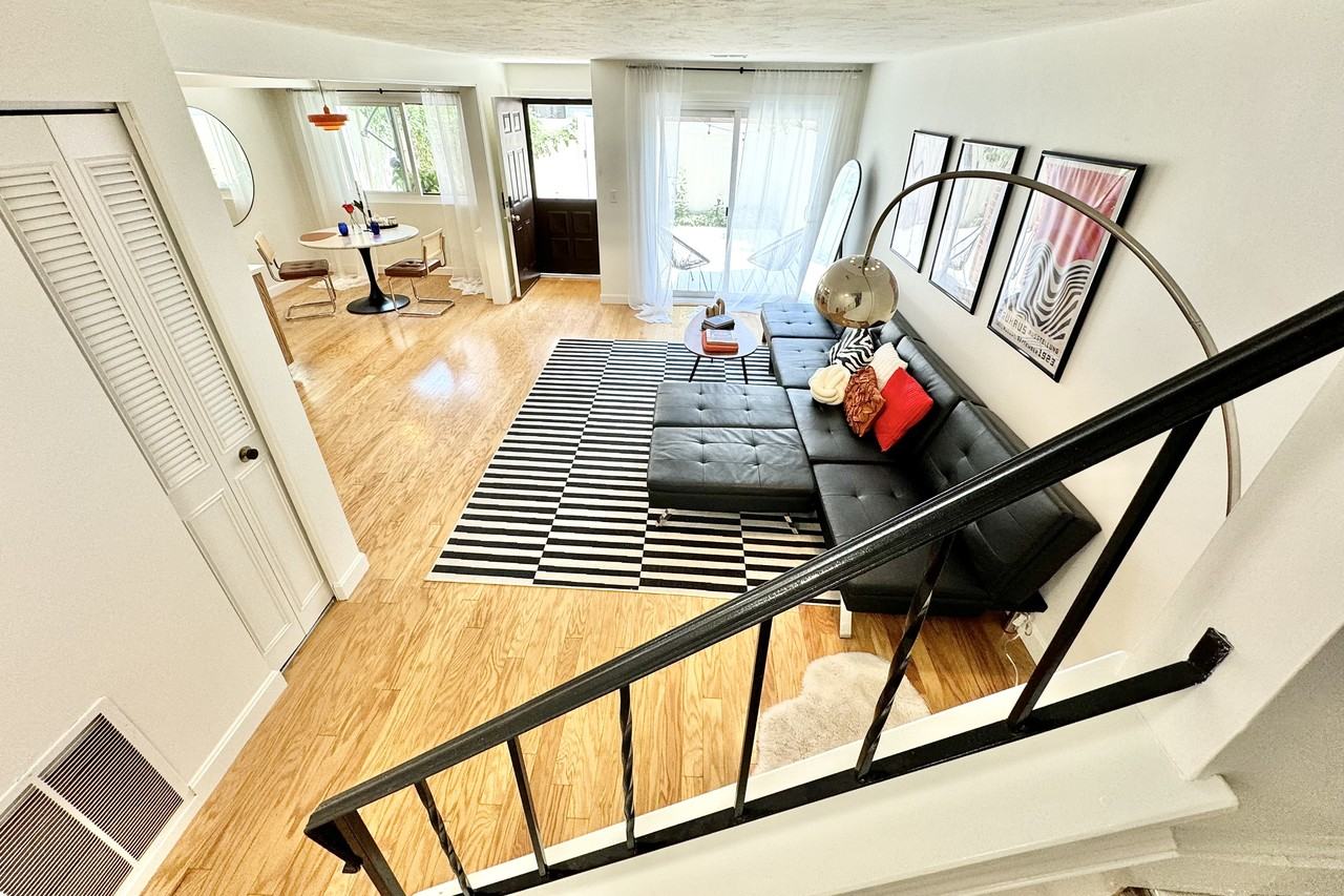 32 Elderwood Dr #32 - Photo 2 of 23