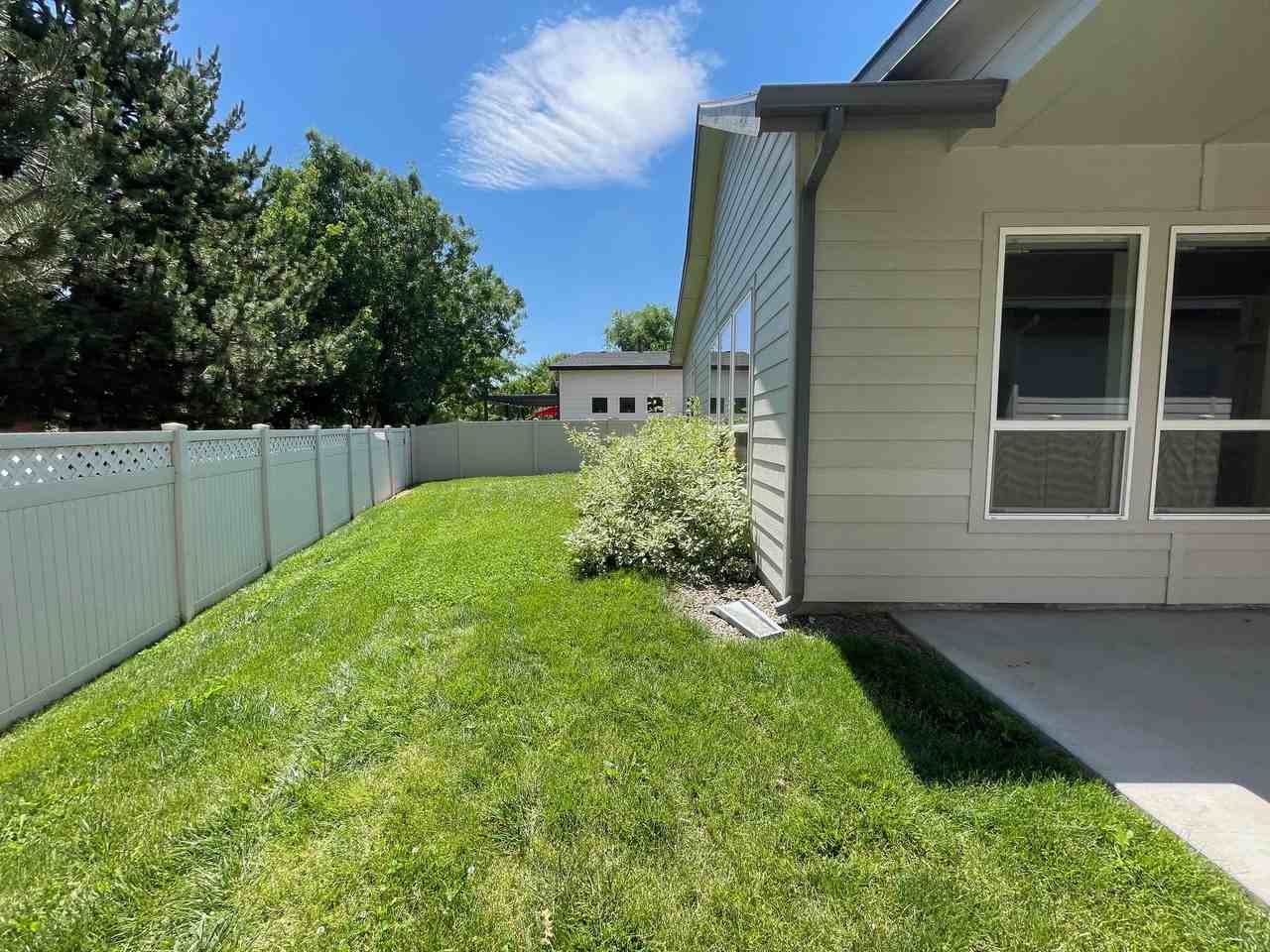 270 E Rosalyn Dr #NA - Photo 3 of 24