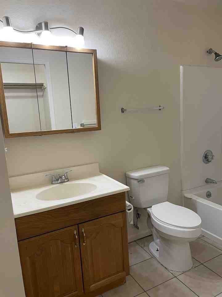 712 San Angelo Ave Apt A #NA - Photo 3 of 12