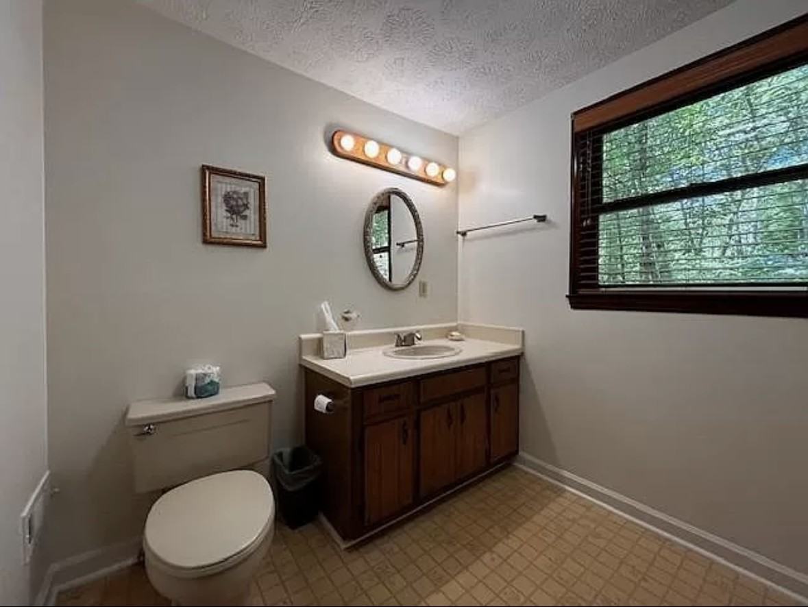 680 Chalet Village Ln #NA - Photo 3 of 23