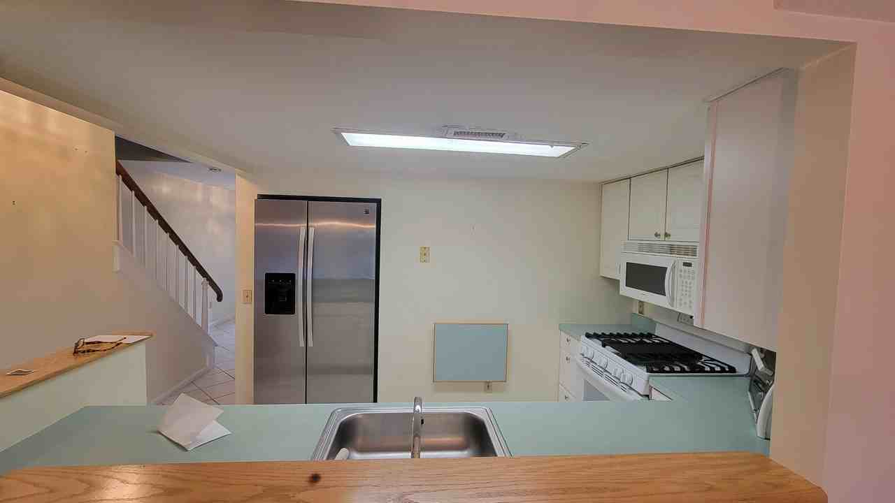 190 S Quinsigamond Ave #204 - Photo 3 of 14