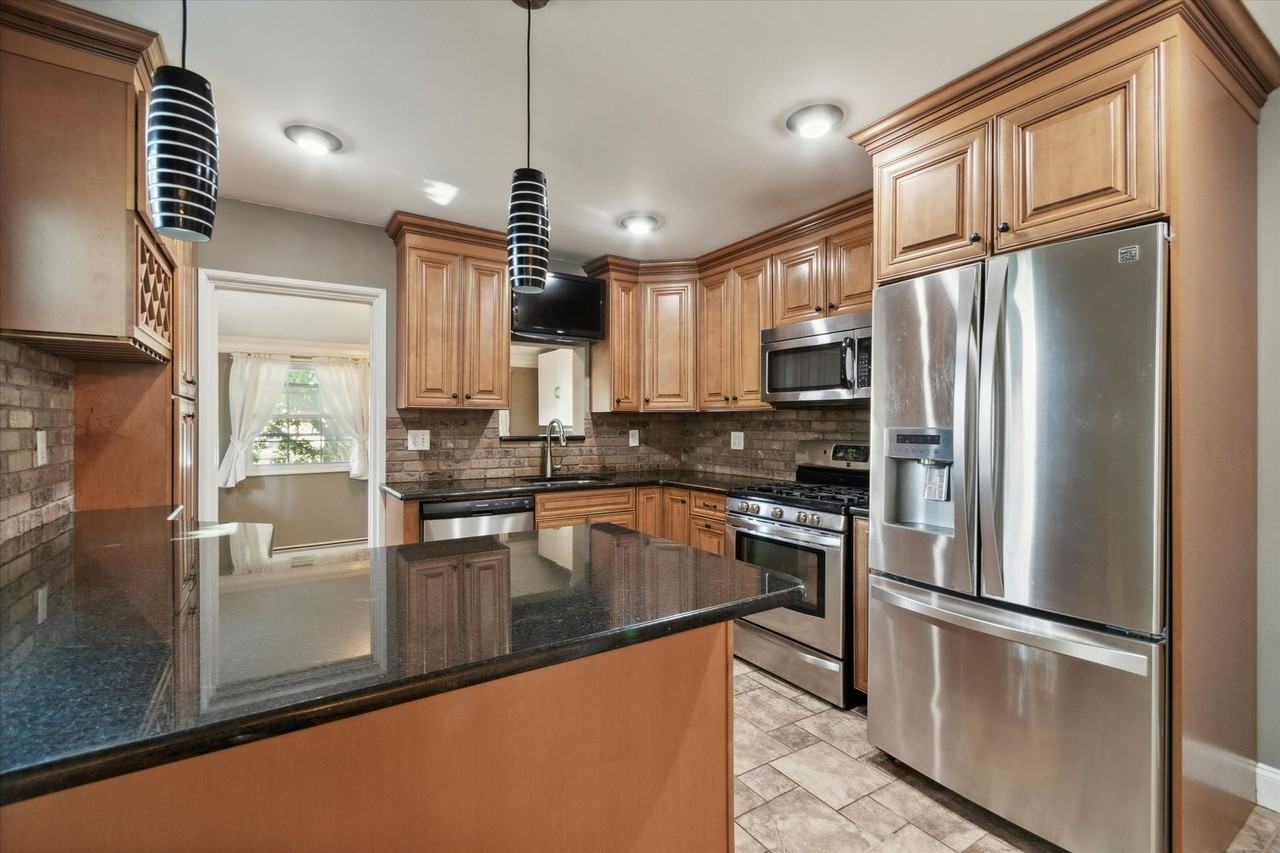 40 Central Ave - Photo 2 of 26