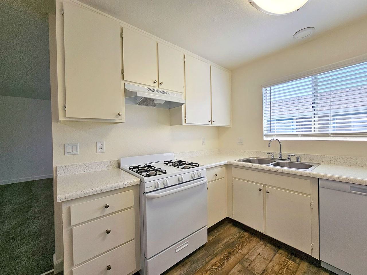 Raymond Ritz - Photo 5 of 28