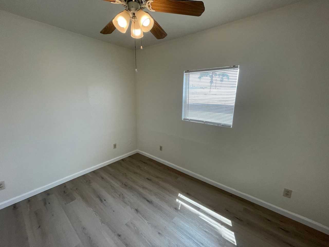 1009 - 1011 Western Ave. - Photo 7 of 19