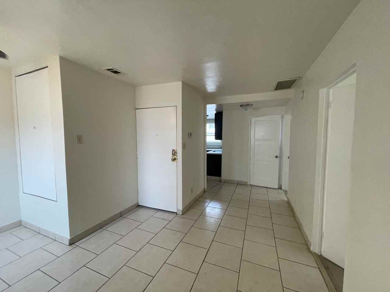 1009 - 1011 Western Ave. - Photo 5 of 19