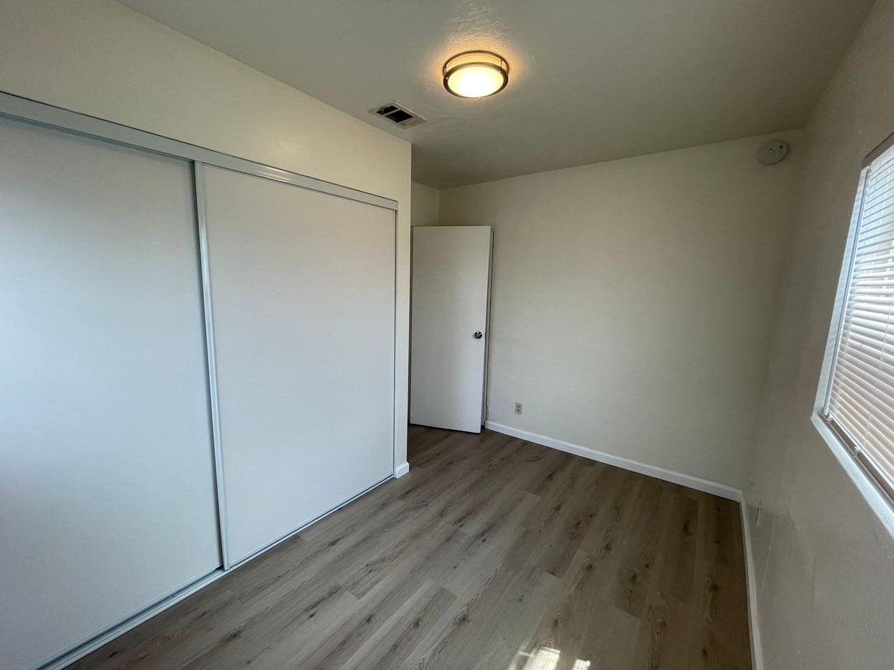1009 - 1011 Western Ave. - Photo 3 of 19