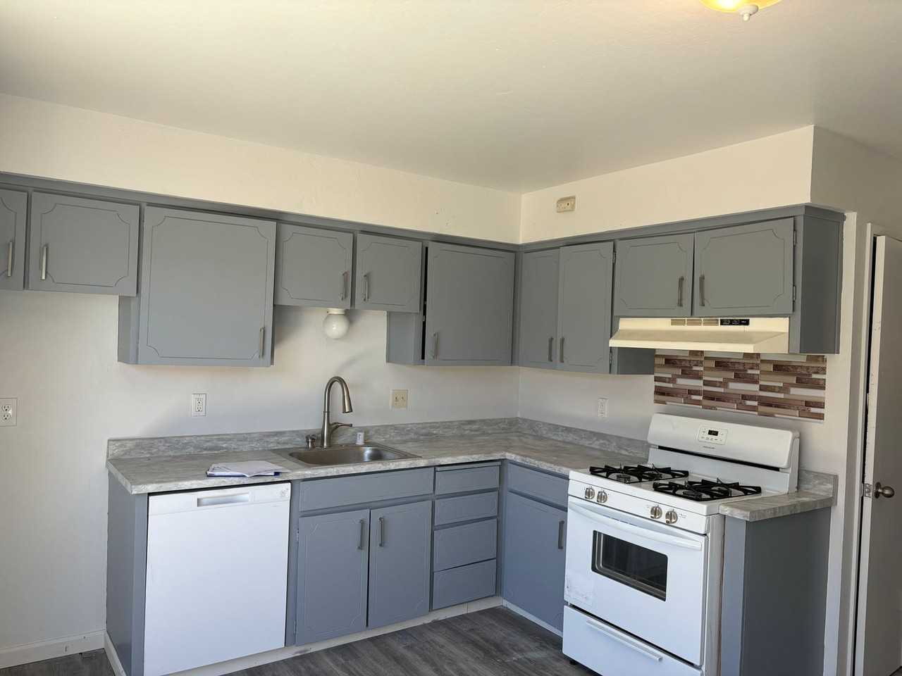 22 S Lake Dr - Photo 3 of 7