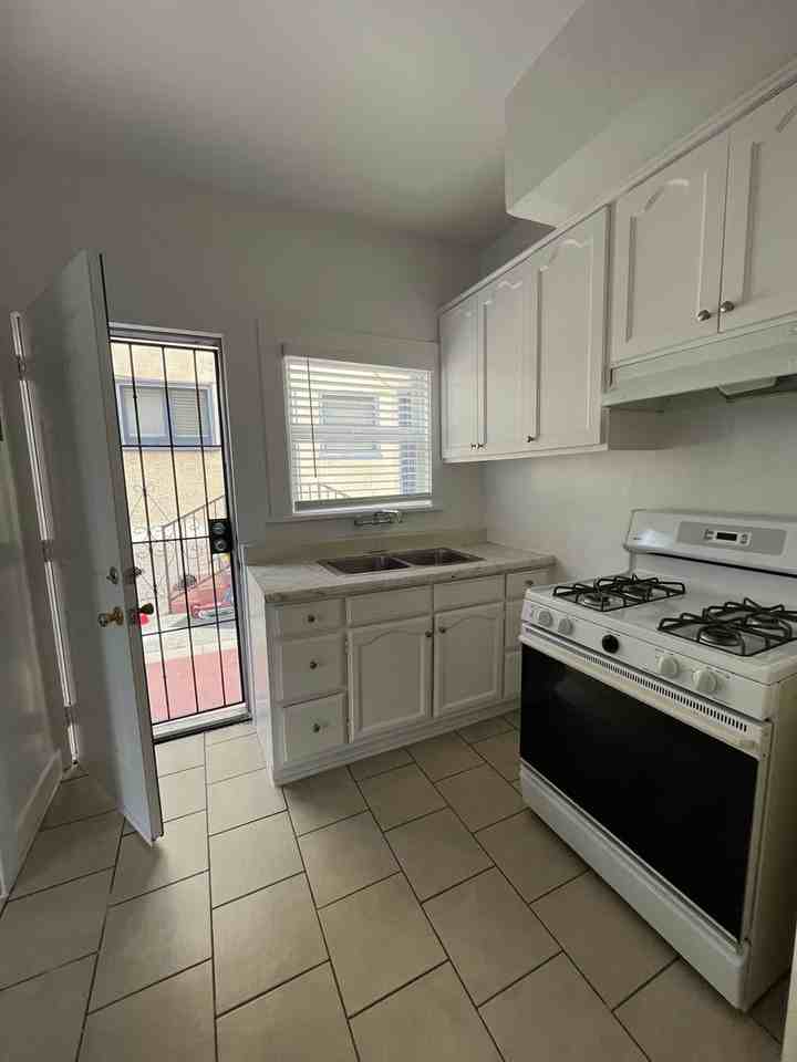 902 - Photo 5 of 21