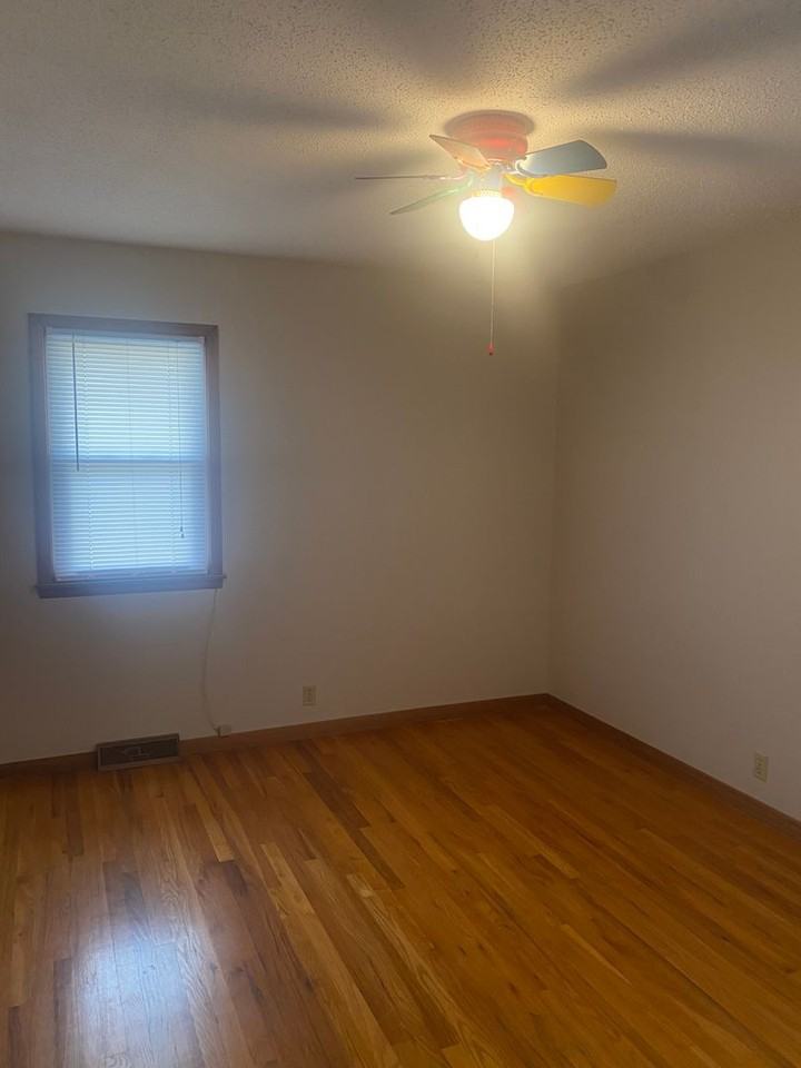 502 W Pine St - Photo 7 of 12