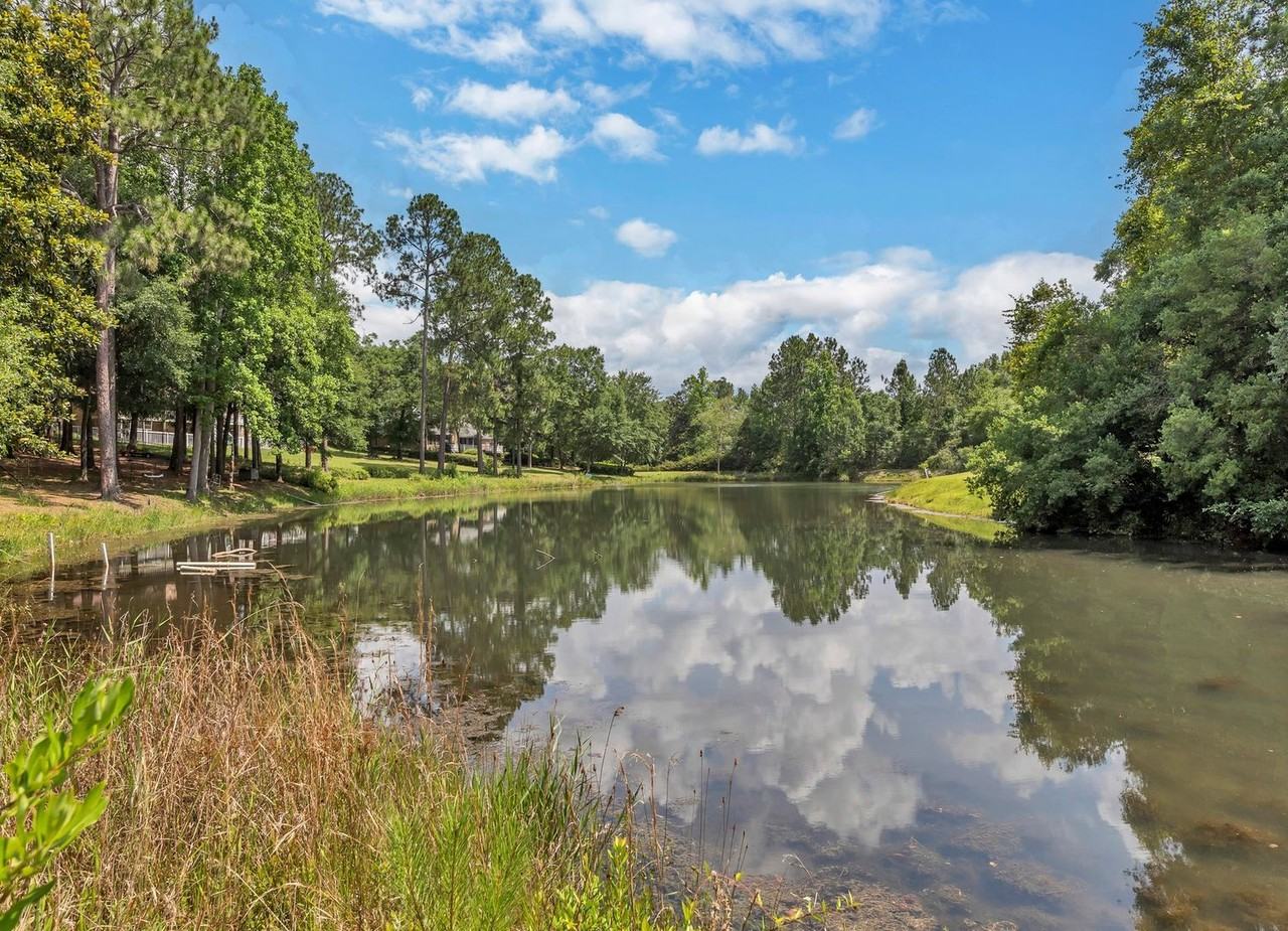 202 Shell Dr - Photo 2 of 50