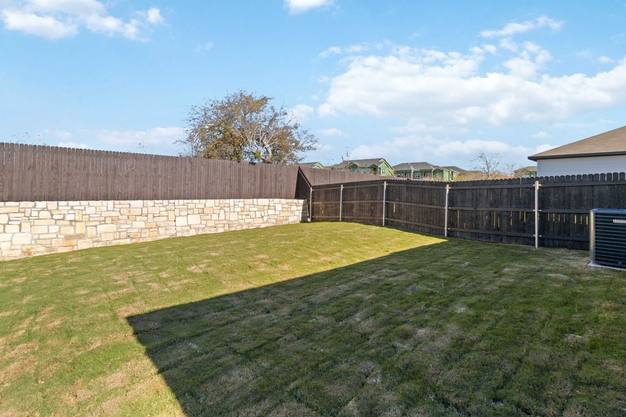 Luxury 4/2.5 Duplex in Buda TX! - Photo 2 of 29