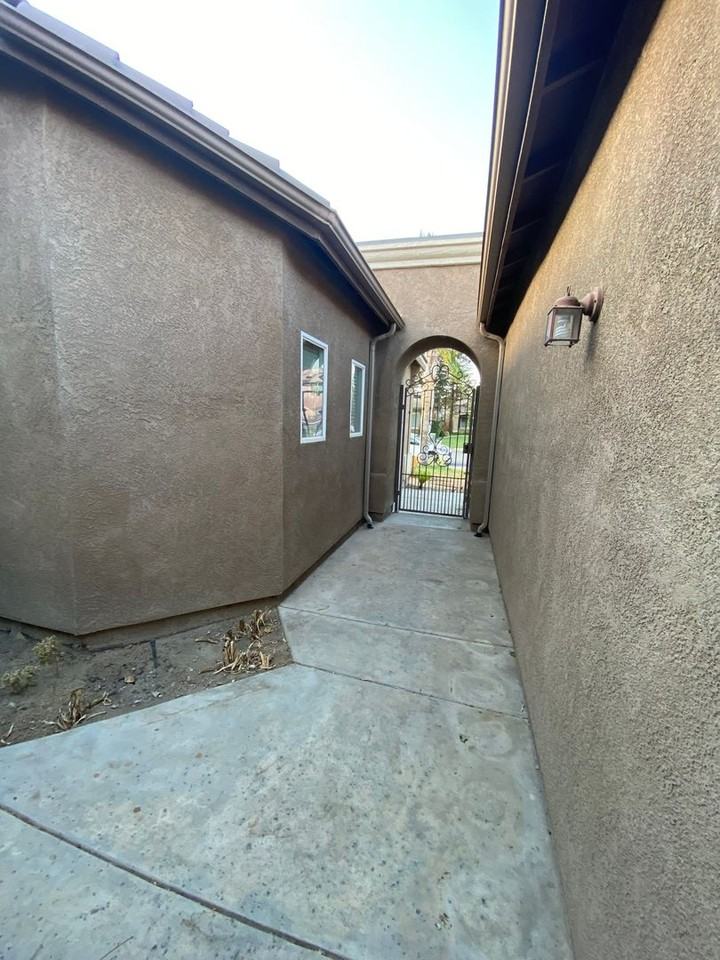 10613 Villa Hermosa Dr - Photo 3 of 40