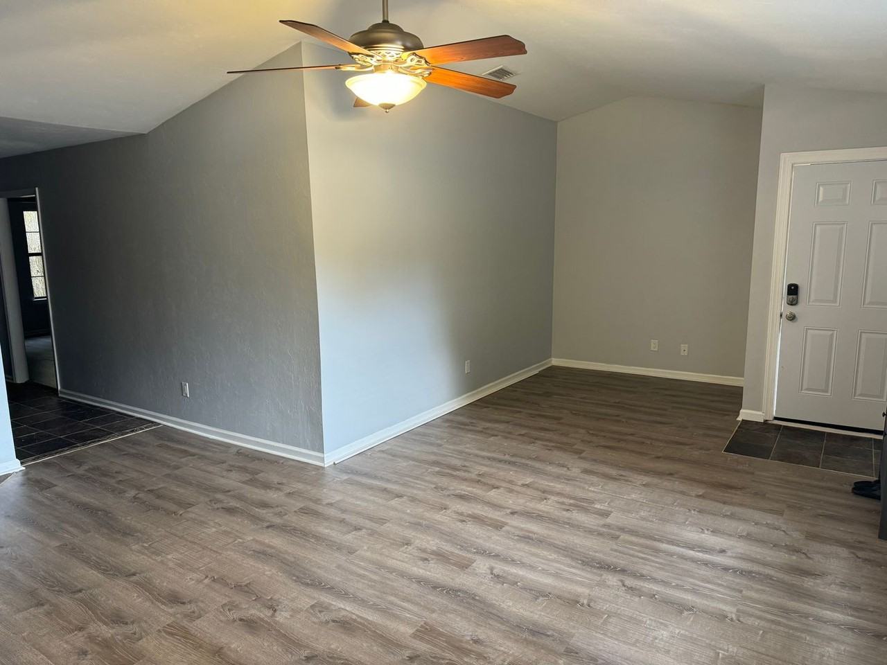 1551 Pullen Rd - Photo 3 of 14