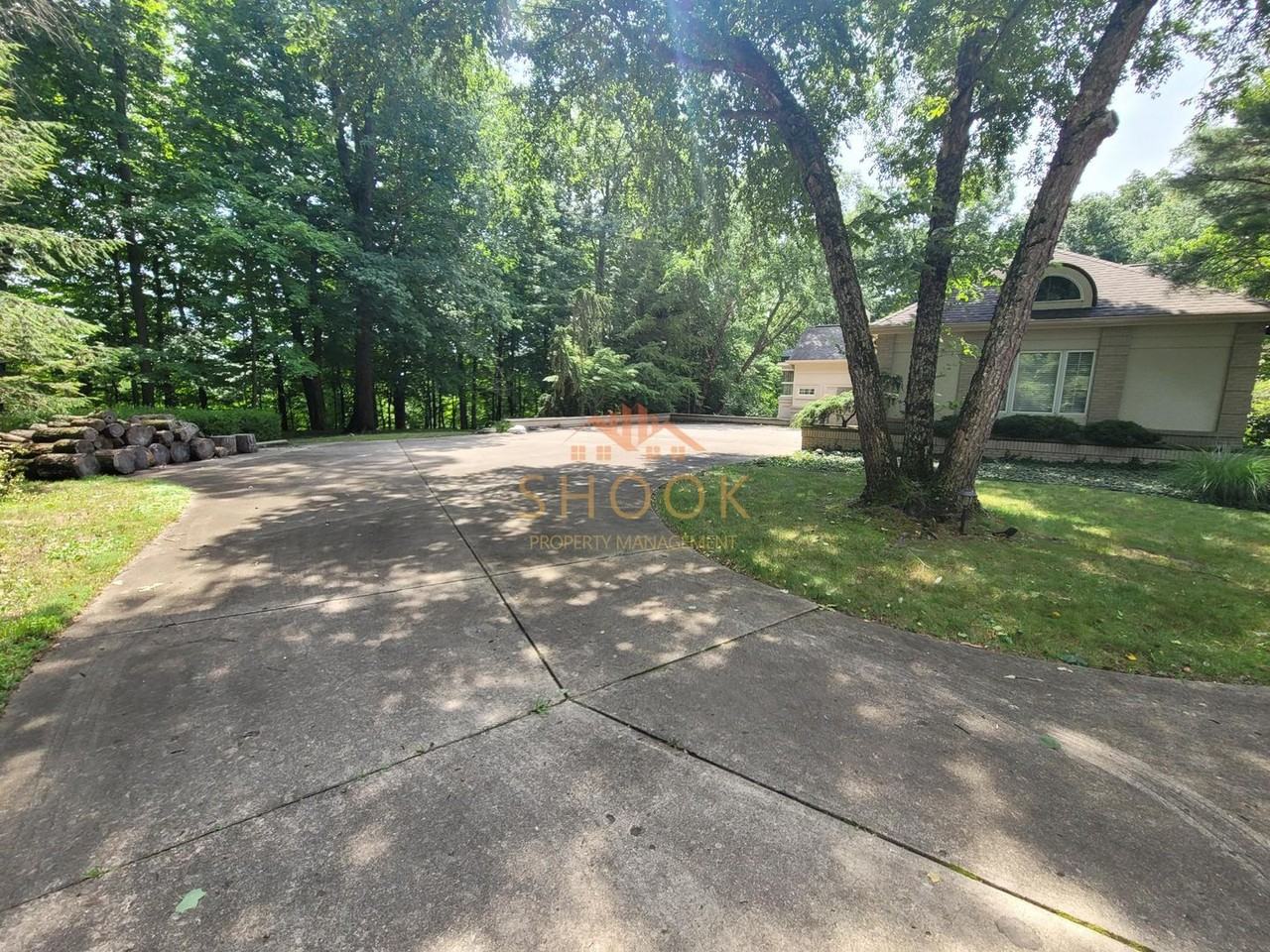 195 Stacey Hollow Ln - Photo 4 of 39