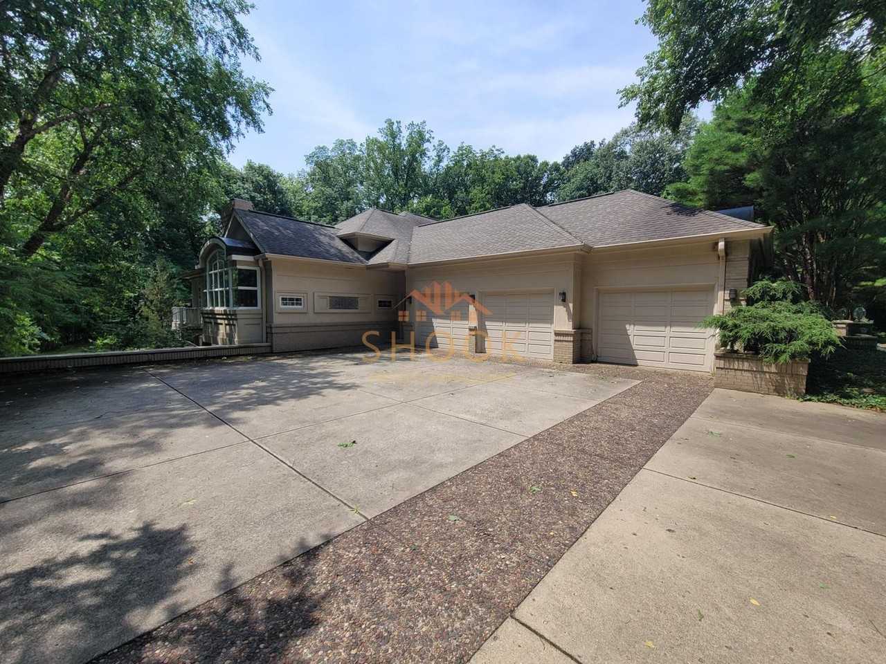 195 Stacey Hollow Ln - Photo 5 of 39