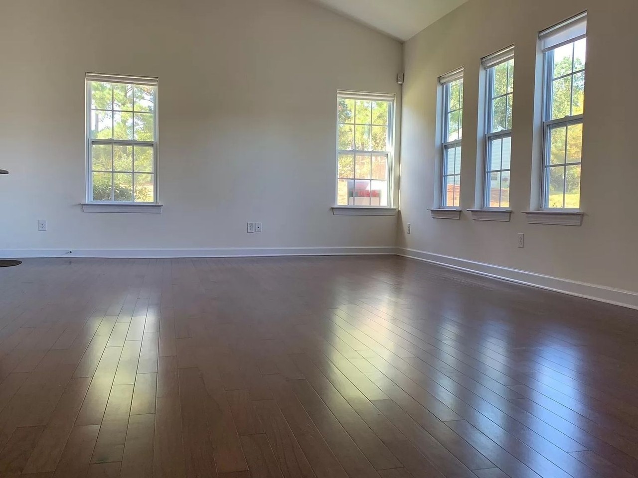 15109 Jade St - Photo 7 of 25
