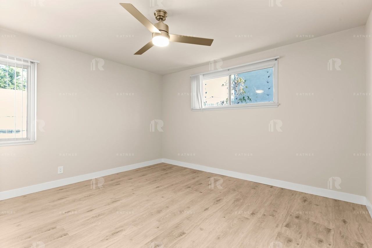 (Arely:B) 1401 N. Detroit Street / 7141 DeLongpre Avenue - Photo 3 of 16