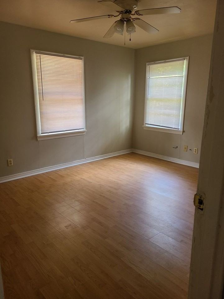 416 Esther Blvd - Photo 3 of 8