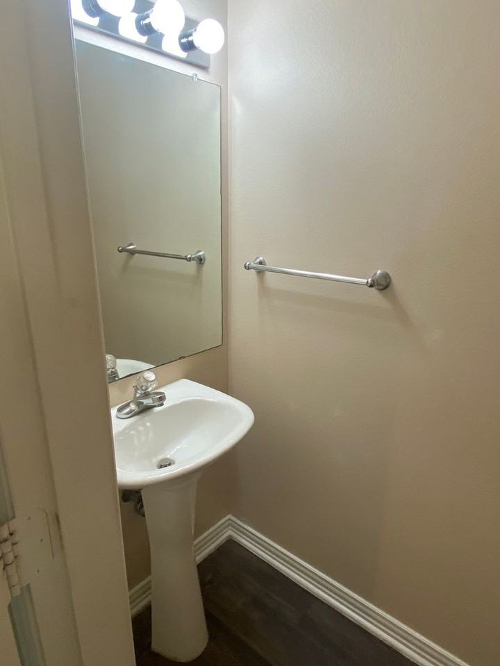 2204 N Carroll Blvd #1 - Photo 5 of 16